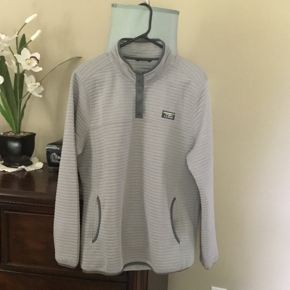 L.L. Bean-EUC-Women’s Light Gray Airlight Half-Zip Pullover